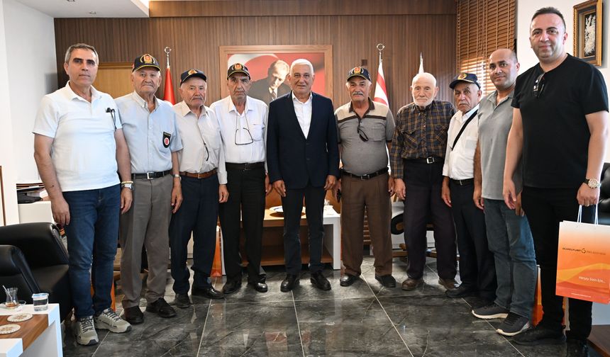 Güzelyurt Belediye Başkanı Mahmut Özçınar, Kıbrıs gazileri ile görüştü