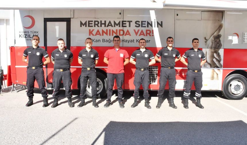 İtfaiye ve polis mensupları kan bağışı yaptı