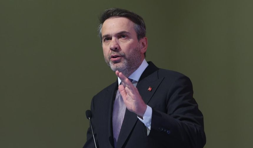 Bayraktar: KKTC'ye doğal gazın götürülmesi için denizdeki çalışmalara başladık