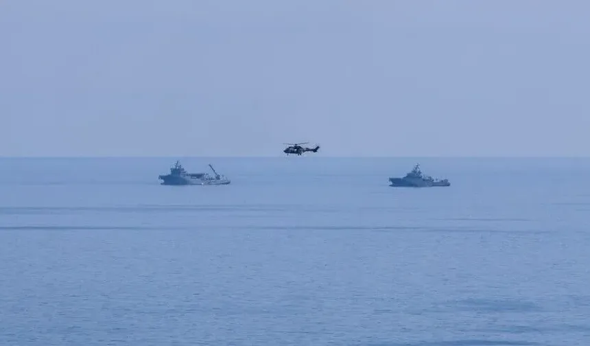 AA, Girne açıklarında batan gemiye ilişkin arama kurtarma çalışmalarını TCG Alemdar'da görüntüledi