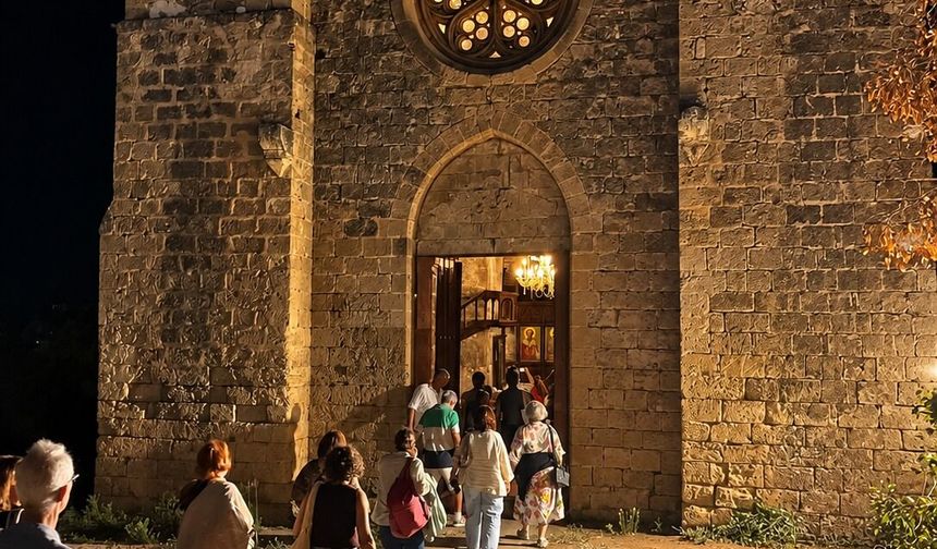 Gazimağusa Belediyesi’nin “Gece Yürüyüş Turu, Deneyimsel Yolculuk” etkinlikleri tamamlandı