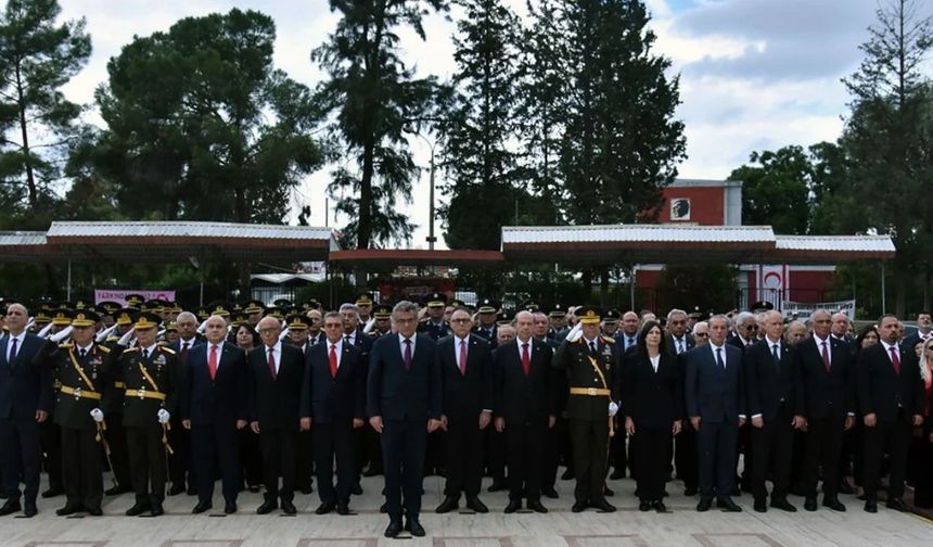 29 Ekim Cumhuriyet Bayramı: Lefkoşa Atatürk Anıtı'nda tören düzenlendi