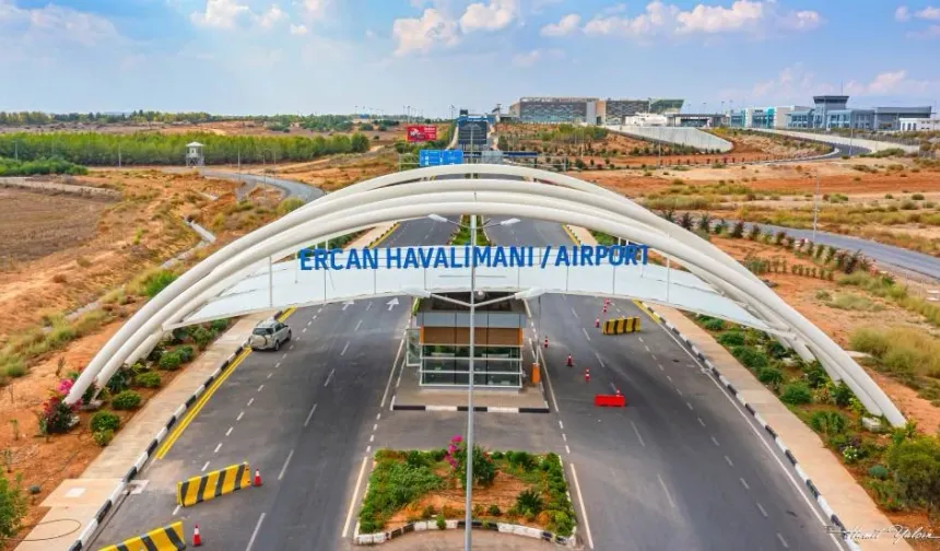 Ercan Havalimanı otoparkında yeni uygulama: İlk 30 dakika ücretsiz