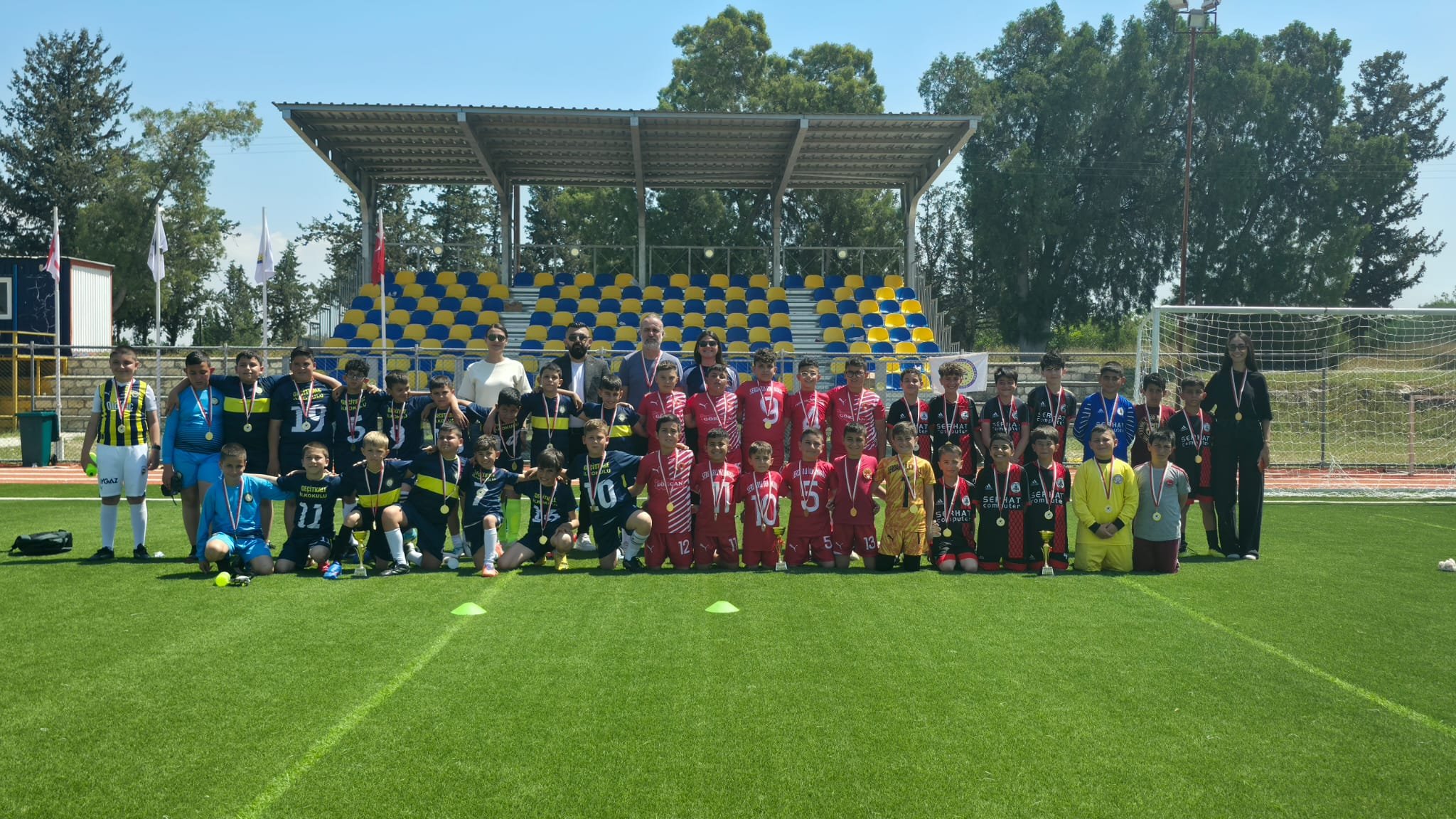 Geçitkale-Serdarlı Belediyesi 3. İlkokullar Arası Futbol Turnuvası düzenledi