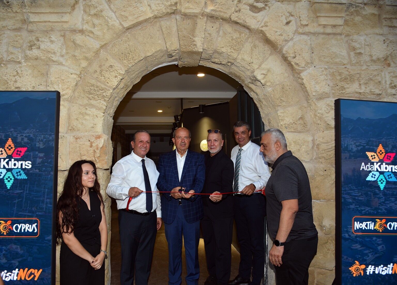 Girne Antik Liman’daki eski Gümrük Binası sergi alanı olarak hizmete girdi