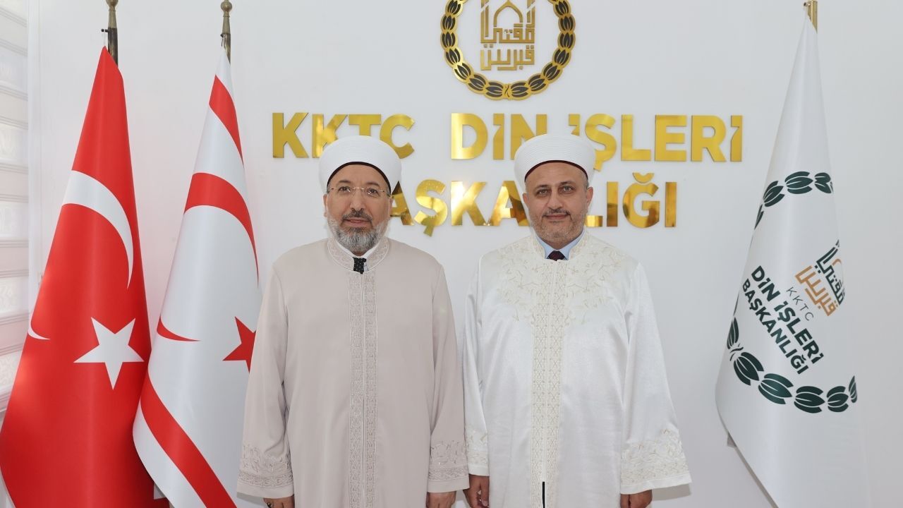 Türkiye Diyanet İşleri Başkanı Safi Arpaguş, Hakan Moral'ı ziyaret etti