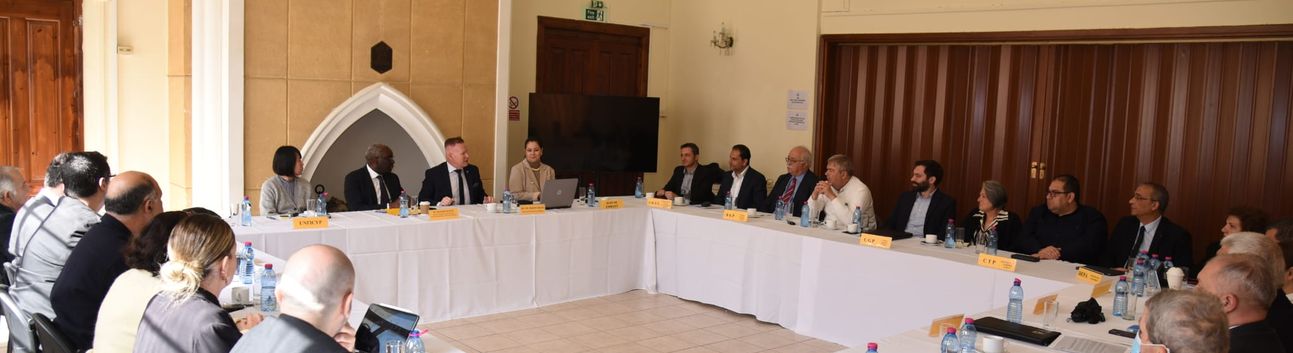 Kıbrıslı Türk ve Kıbrıslı Rum siyasi partiler ara bölgede bir araya geldi